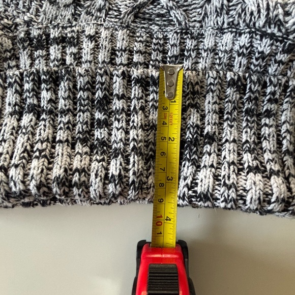Banana Republic Gray & White Cowl neck knit sweater size Medium - Picture 15 of 15